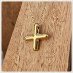 Seyso Initial Glow ketting met goudkleurige initial hanger van stainless steel, minimalistisch en waterproof
