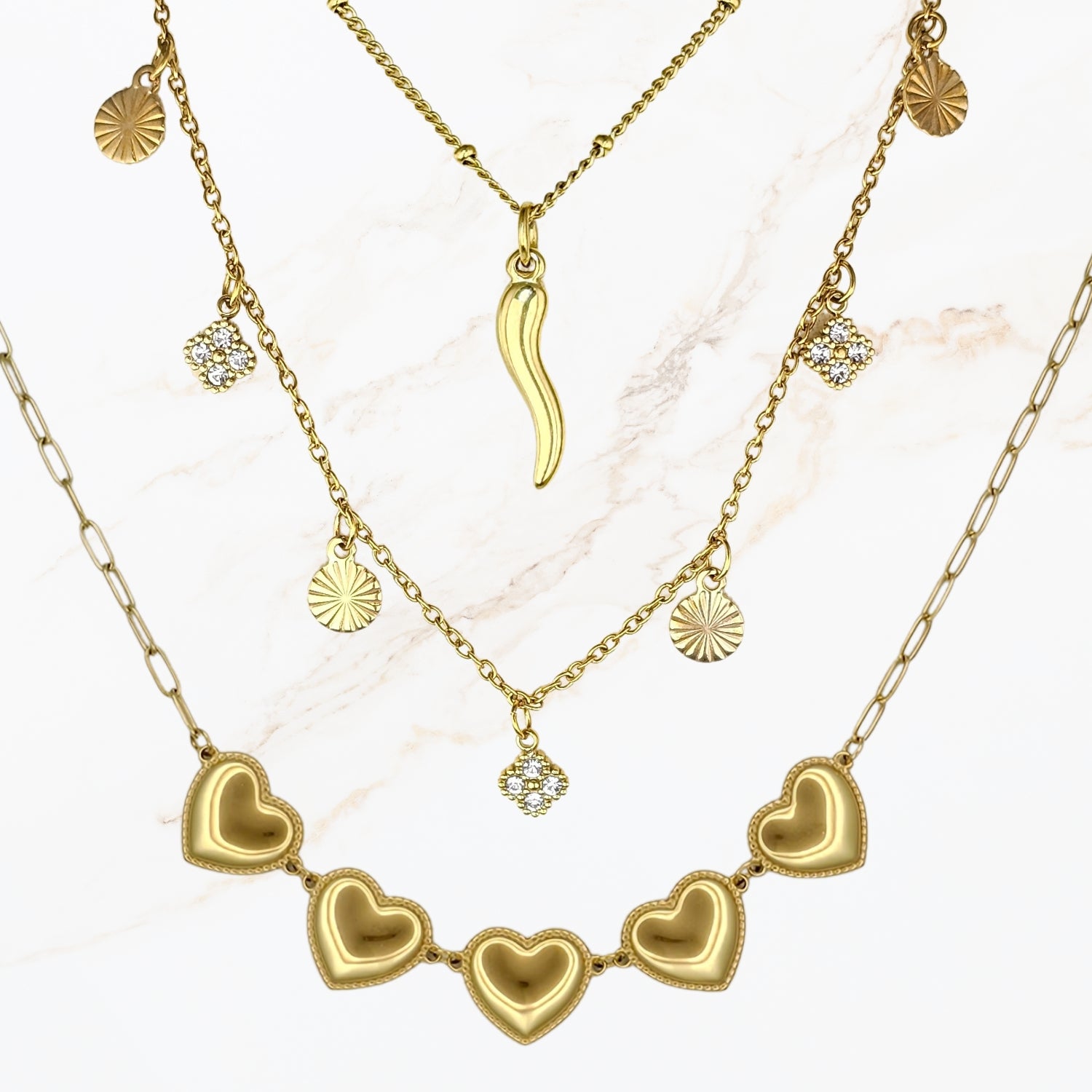 Goudkleurige stainless steel schakelketting van 45 cm plus 5 cm met chili hanger