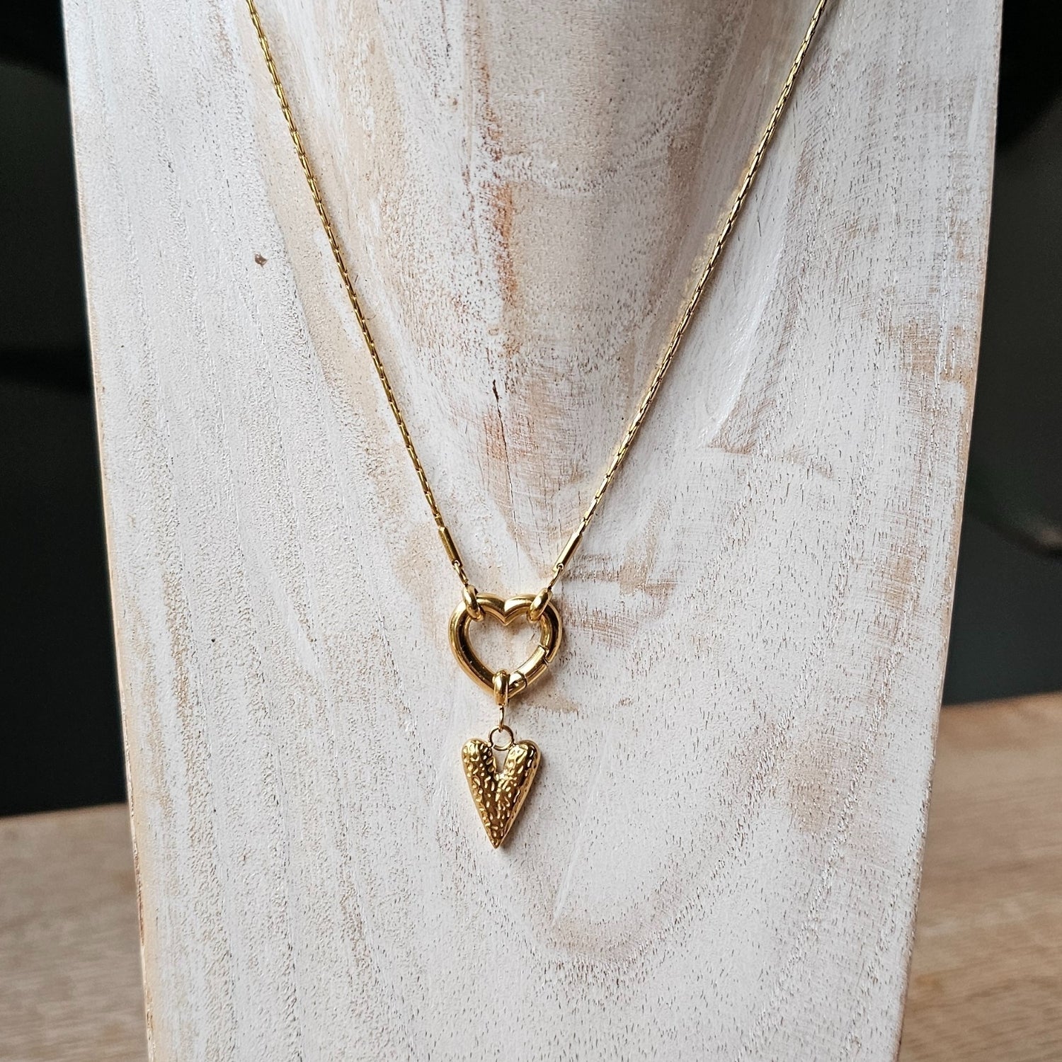 Seyso lange gouden hart stainless steel bedeltje uit Design Your Own collectie