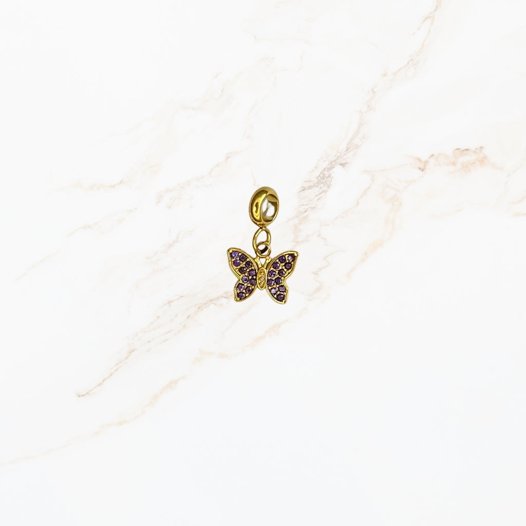 Seyso goudkleurige vlinder bedel met paarse steentjes, fijn vlinderdetail en RVS oogje voor persoonlijke sieraden