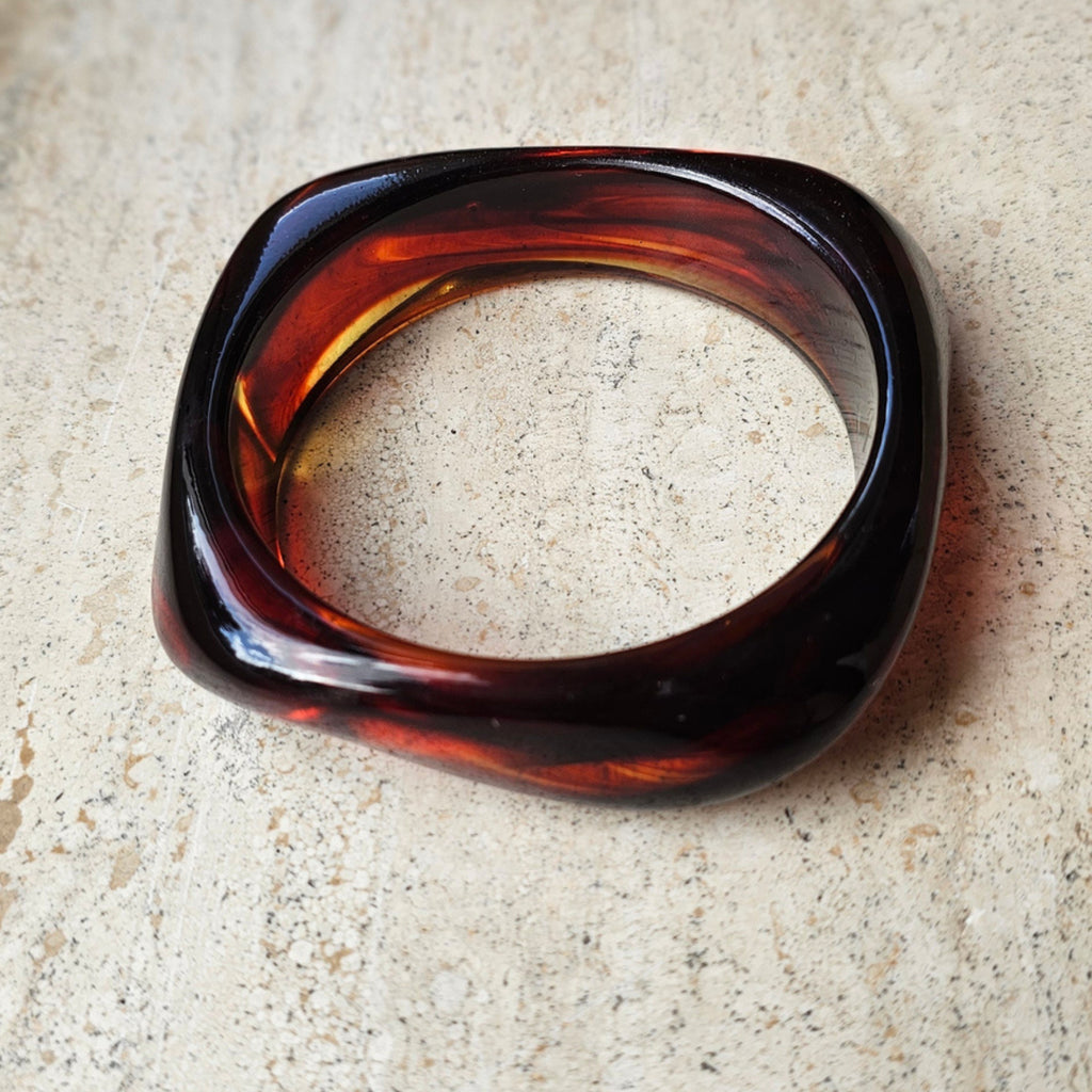 Seyso donkerbruine bangle statement armband voor dames met amberglans