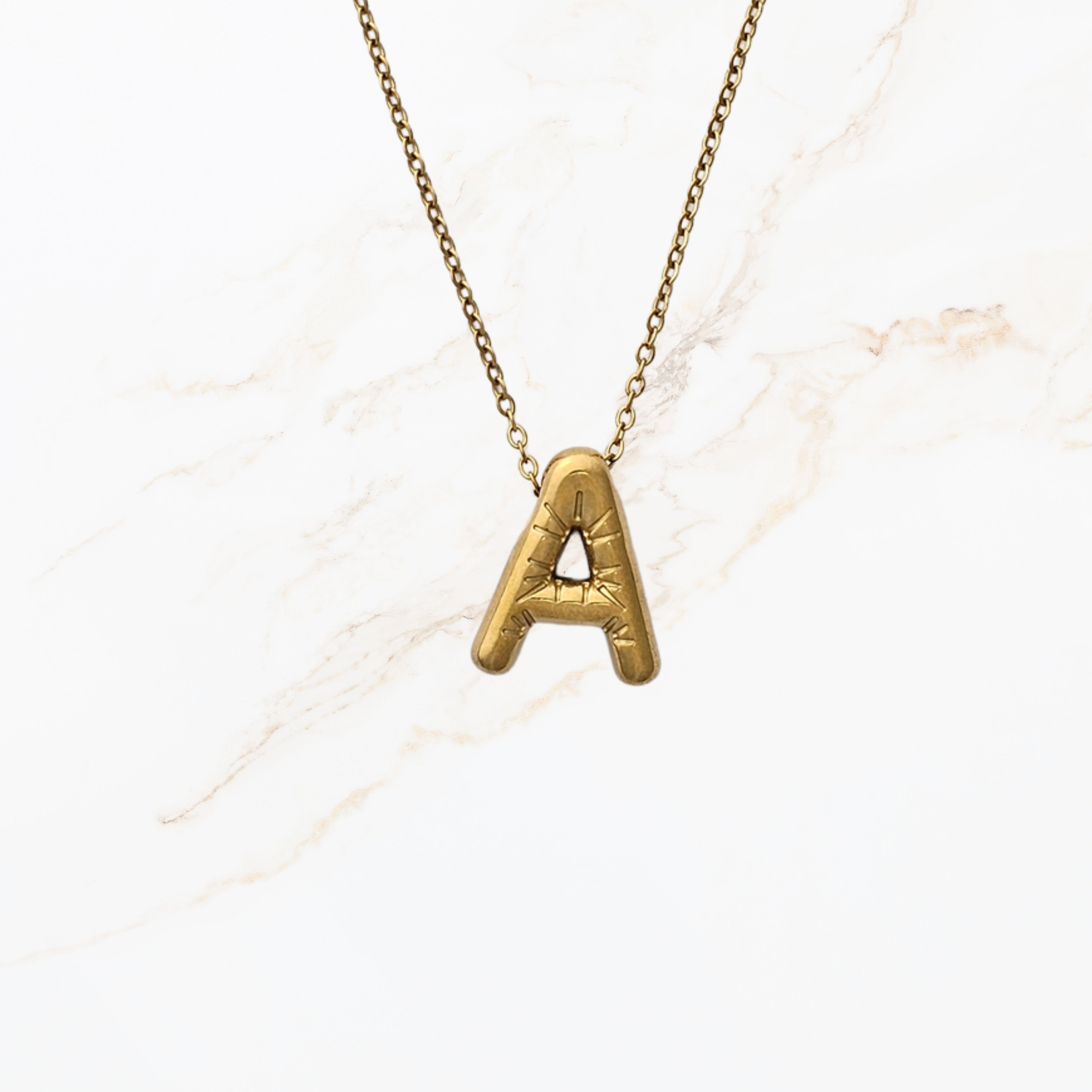 Goudkleurige Initialen ketting A-Z