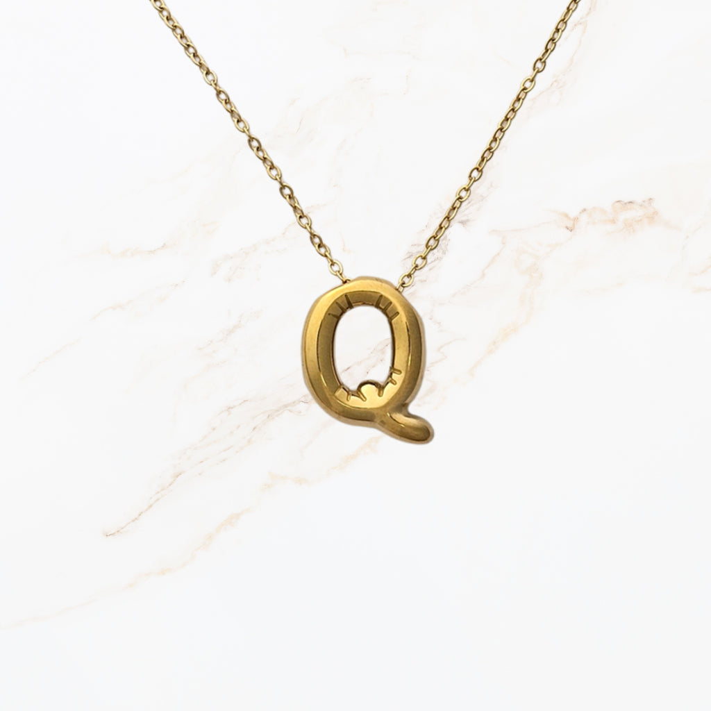 Goudkleurige initialen ketting letter q gedetailleerde productweergave