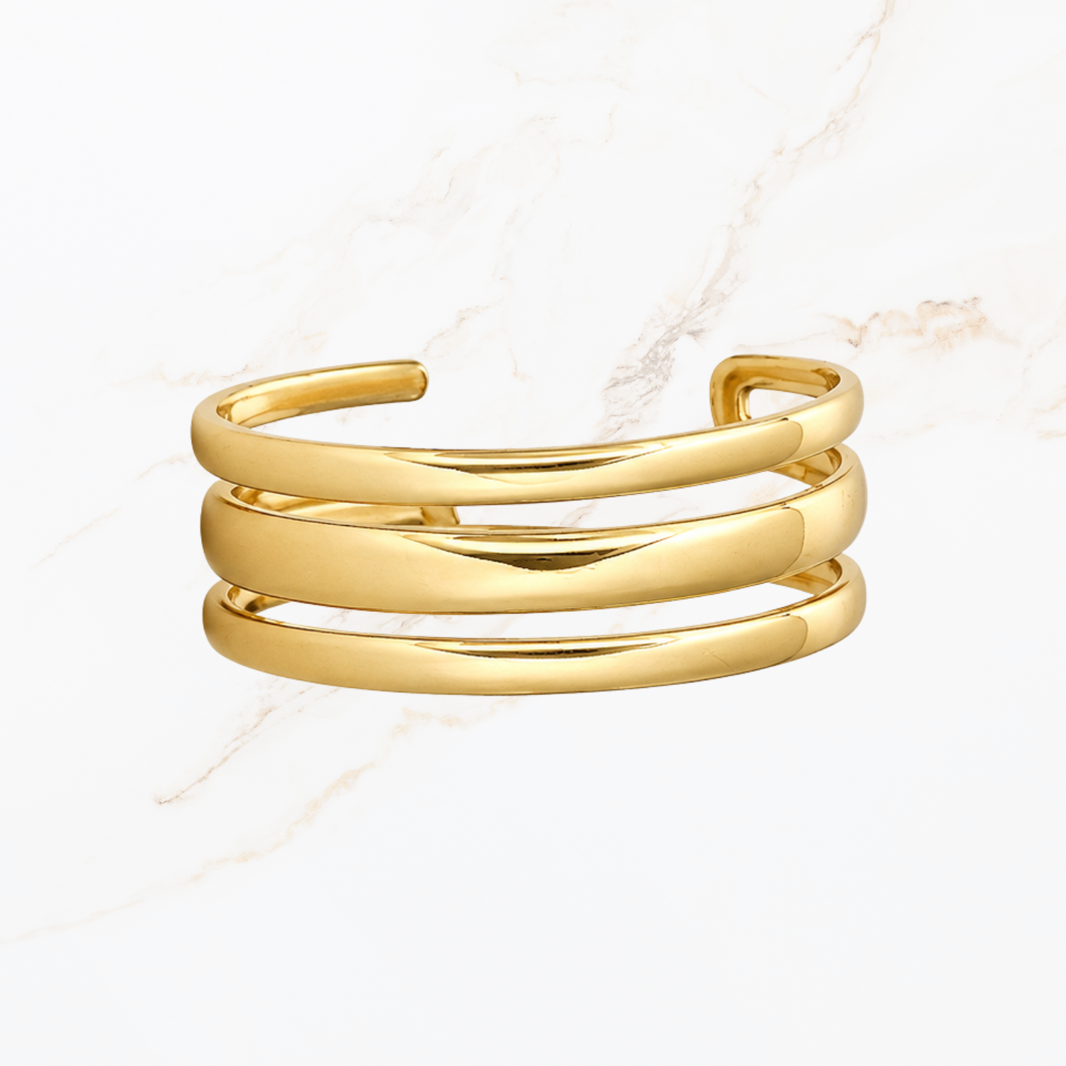 Goudkleurige bangle met die lagen