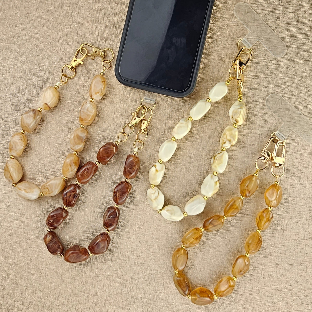 Bruine telefoonketting met grote stenen