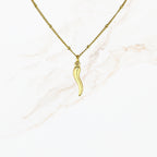 Goudkleurige stainless steel schakelketting van 45 cm plus 5 cm met chili hanger