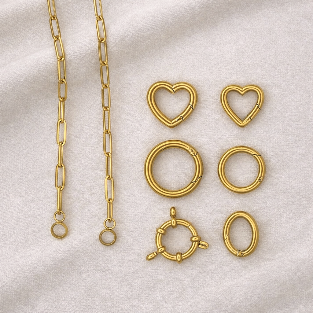 Stainless steel design your own ketting waarbij je zelf de lengte kiest, een connector toevoegt en meerdere bedels combineert tot een persoonlijk sieraad