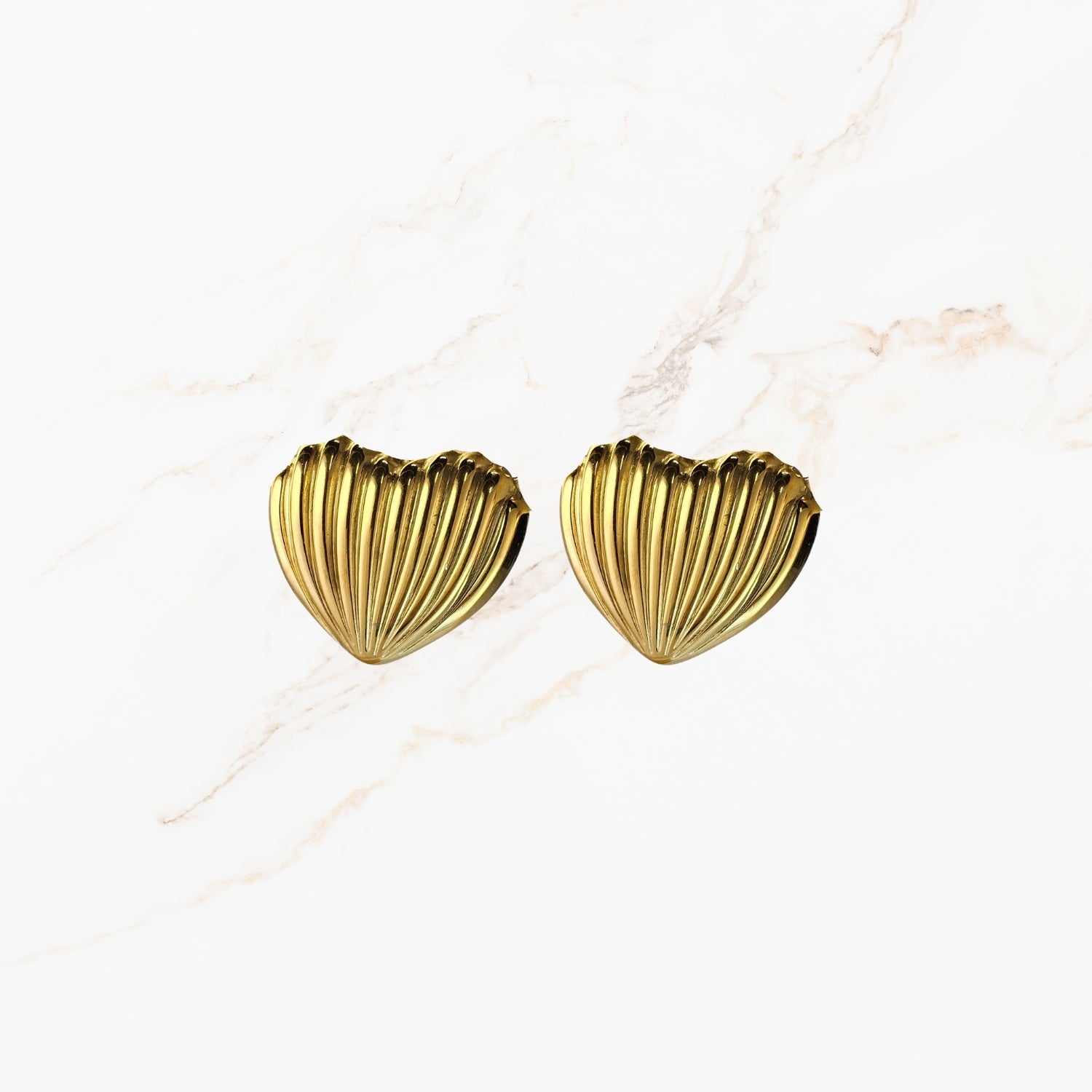 Shella Heart Studs