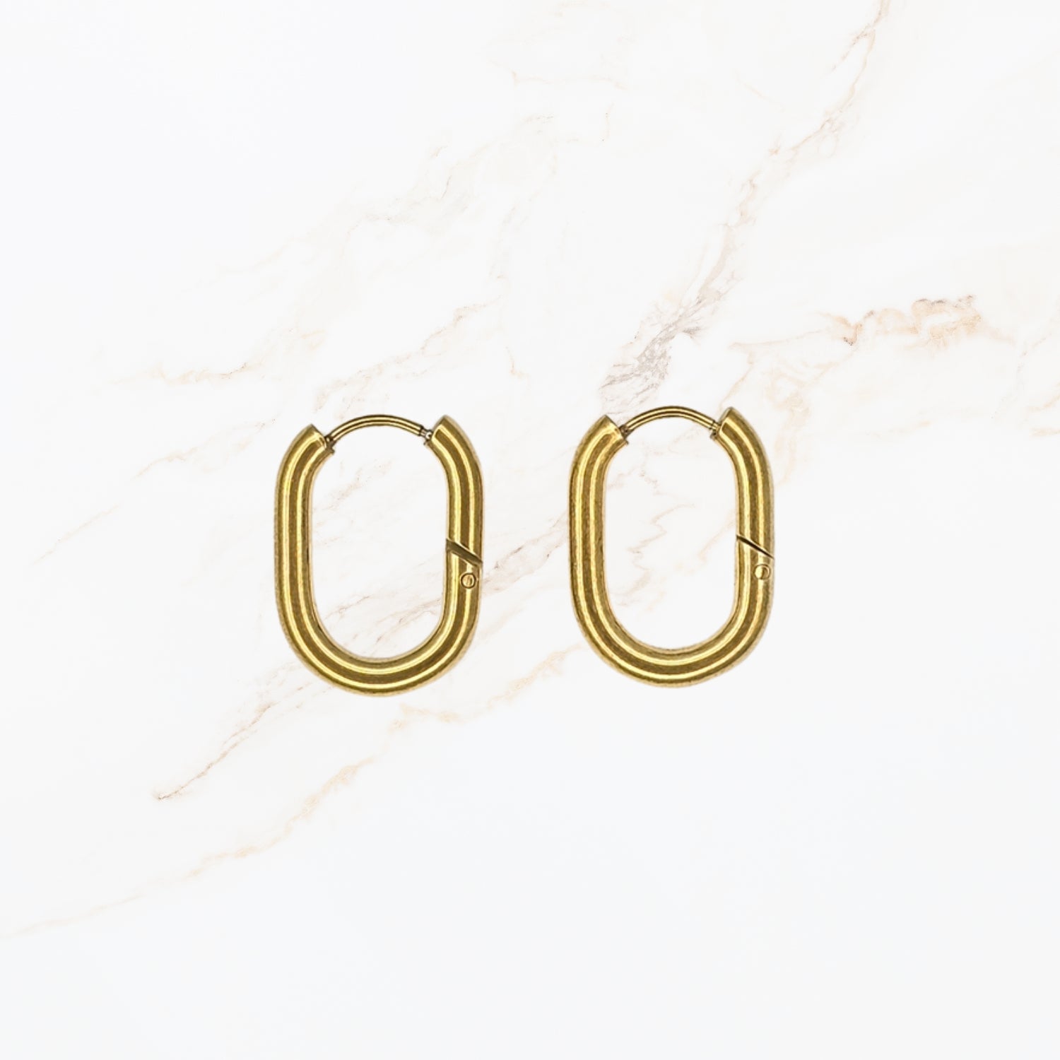 Seyso stainless steel oorbellen Orea hoops met ovale vorm geschikt om bedeltjes toe te voegen en je eigen DYO oorbellen samen te stellen