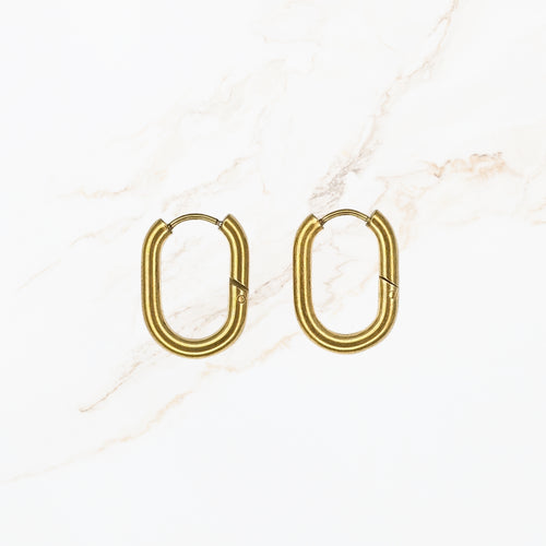 Seyso stainless steel oorbellen Orea hoops met ovale vorm geschikt om bedeltjes toe te voegen en je eigen DYO oorbellen samen te stellen