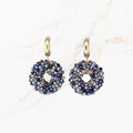 Seyso luxe oorbellen met ronde hanger van blauwe en grijze kralen en goudkleurige sluiting