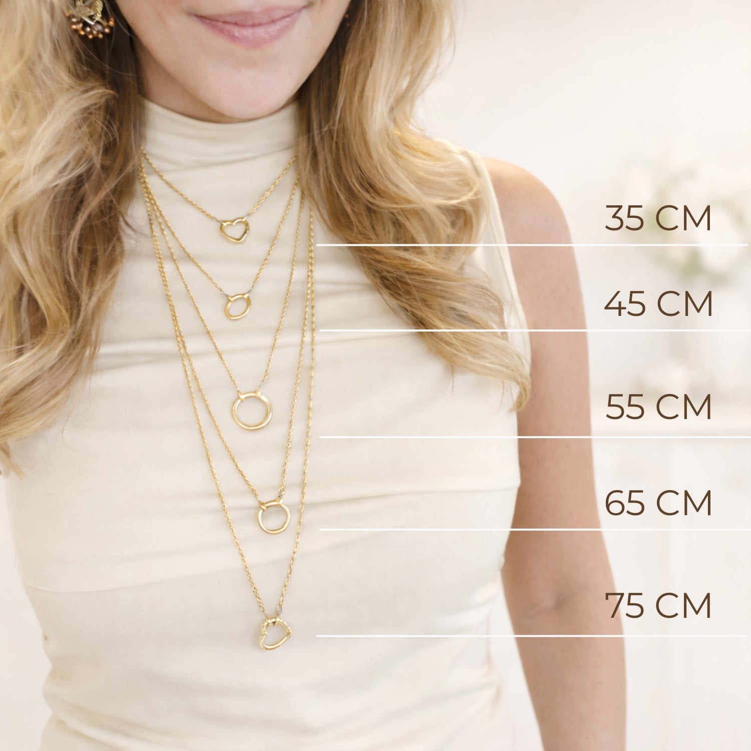 Stainless steel design your own ketting waarbij je zelf de lengte kiest, een connector toevoegt en meerdere bedels combineert tot een persoonlijk sieraad