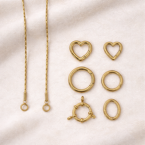 Stainless steel design your own ketting waarbij je zelf de lengte kiest, een connector toevoegt en meerdere bedels combineert tot een persoonlijk sieraad