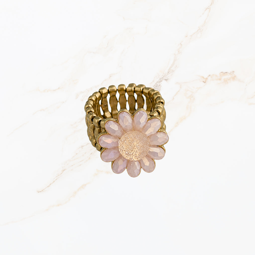 Lichtroze bloem ring met strass stenen