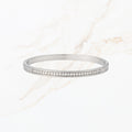 Zilverkleurige bangle met steentjes